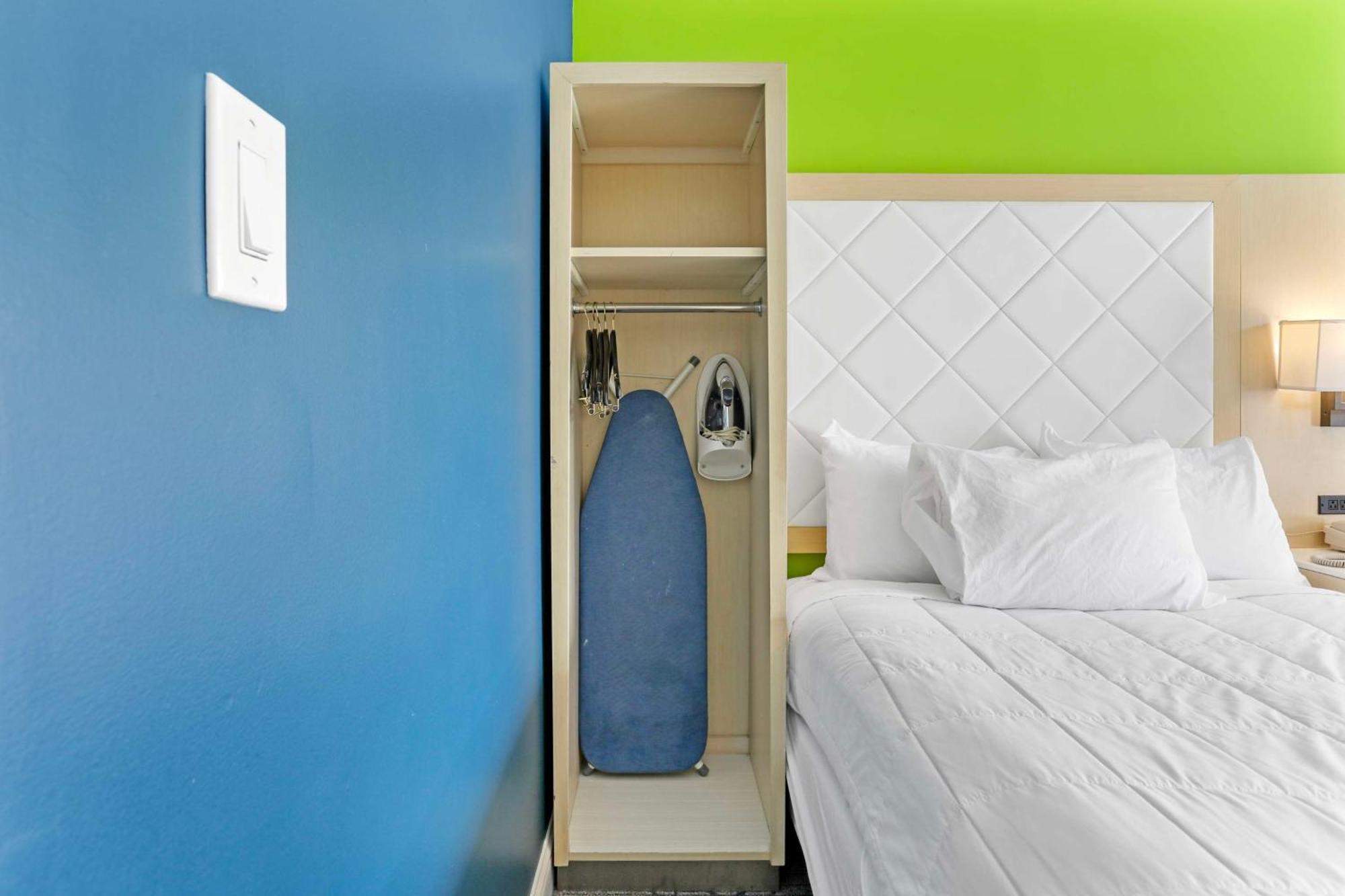 Signature Inn ברקלי מראה חיצוני תמונה