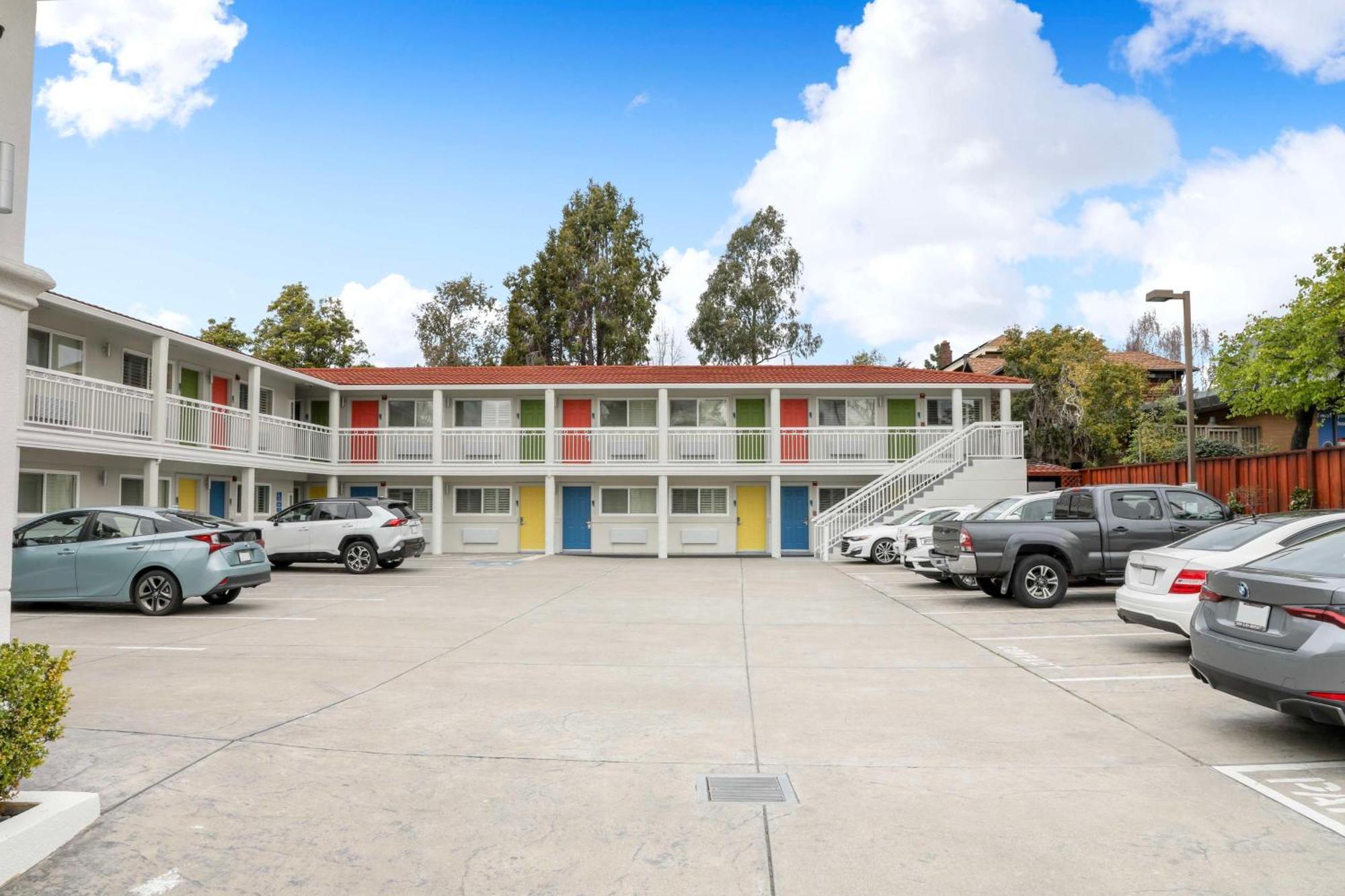 Signature Inn ברקלי מראה חיצוני תמונה