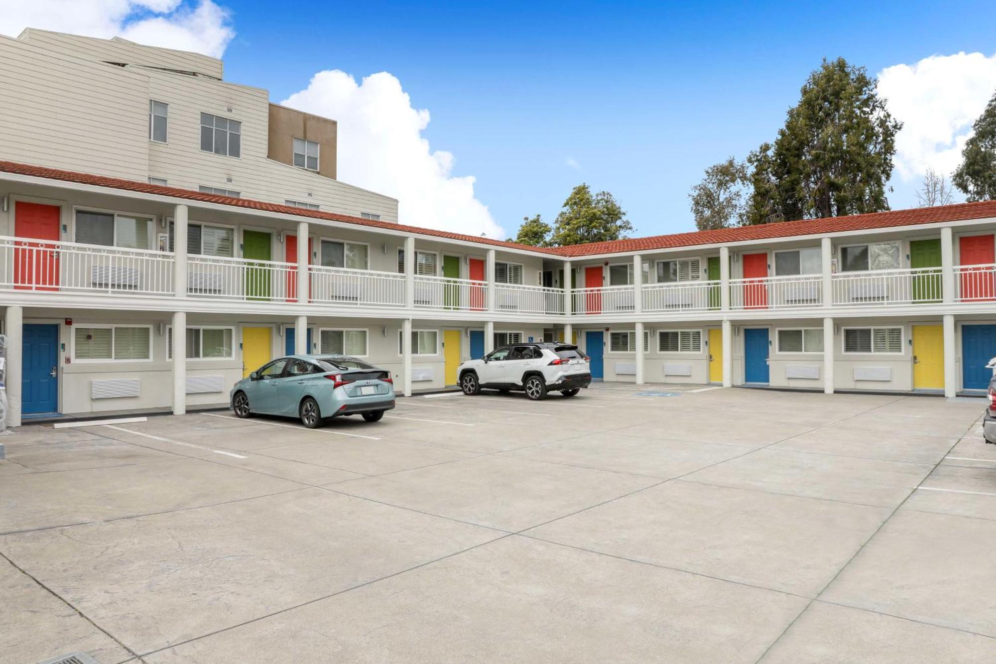 Signature Inn ברקלי מראה חיצוני תמונה