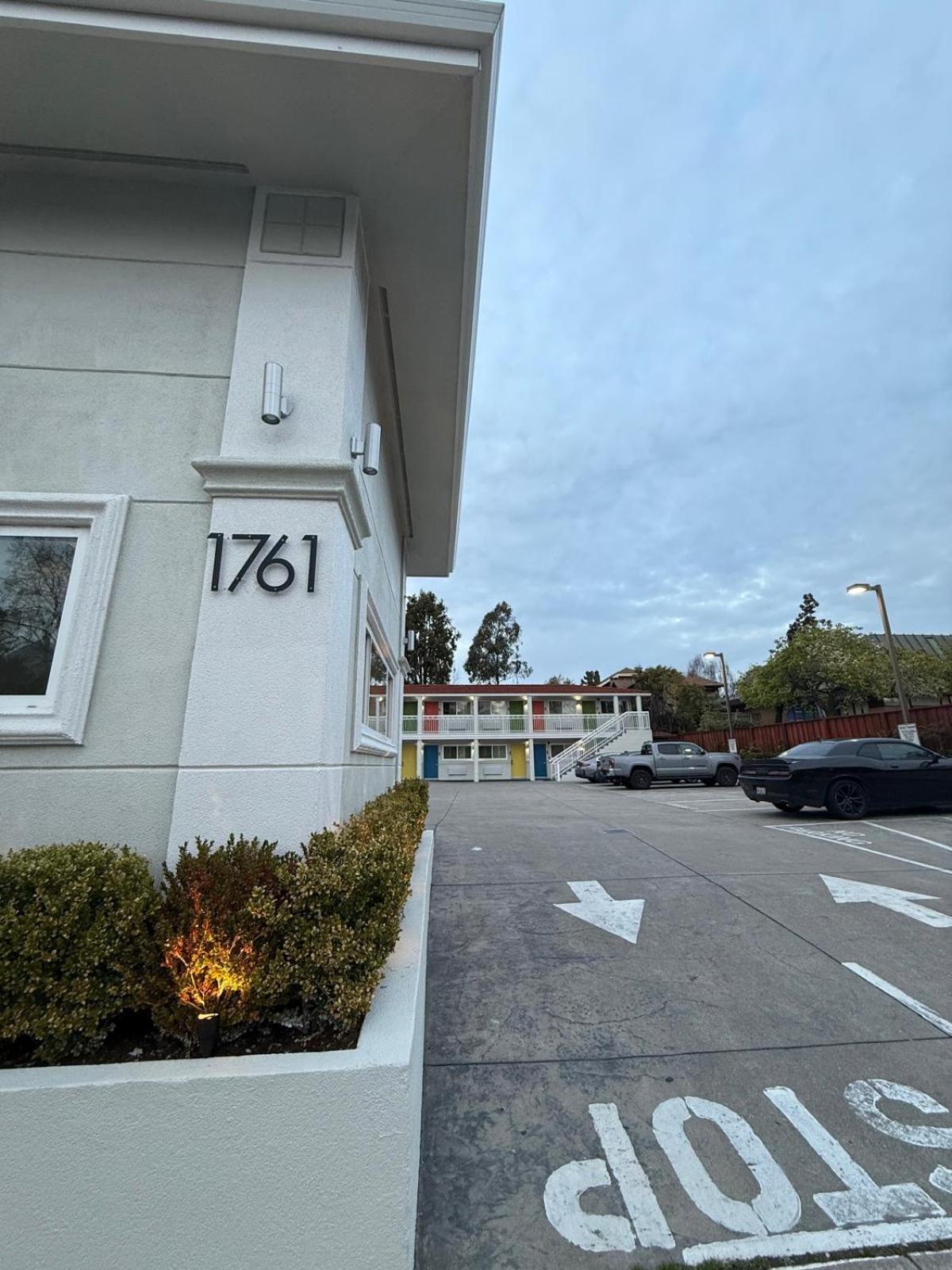 Signature Inn ברקלי מראה חיצוני תמונה